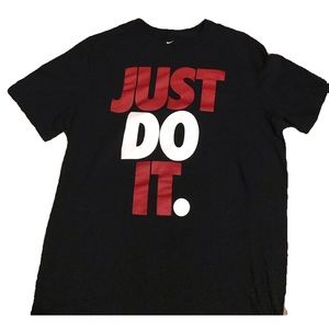 Mens Nike logo T-shirt Color black,red,white Size Mens M